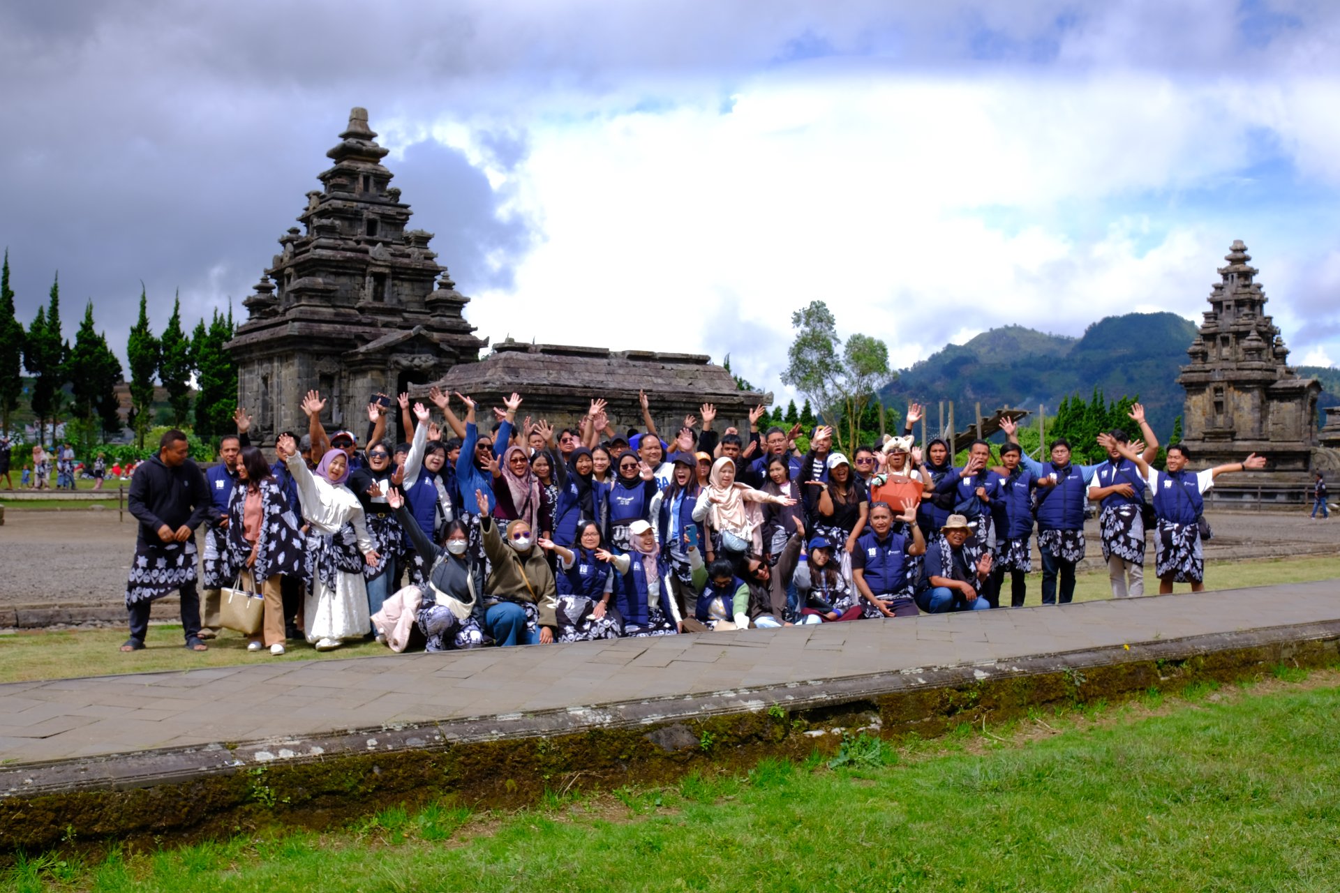 Paket Shuttle 5: Ultimate 10 Destinasi & Pemandian Air Panas